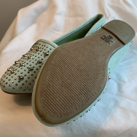 Seafoam suede & rivets flats - Picture 3 of 5